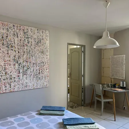 Paisible Dans Ancienne Batisse Renovee Homestay Issigeac