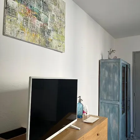 Paisible Dans Ancienne Batisse Renovee